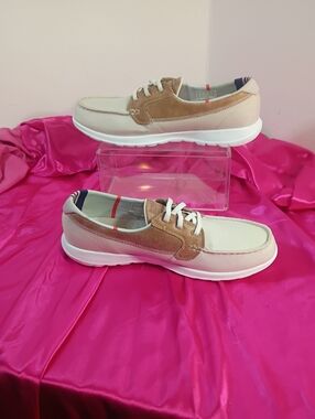 Skechers Women's SZ 11 Go Walk Lite Playa Vista Slip-On Loafer Natural.